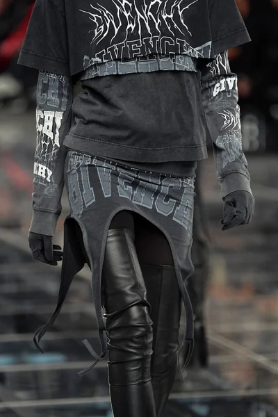 Look 8